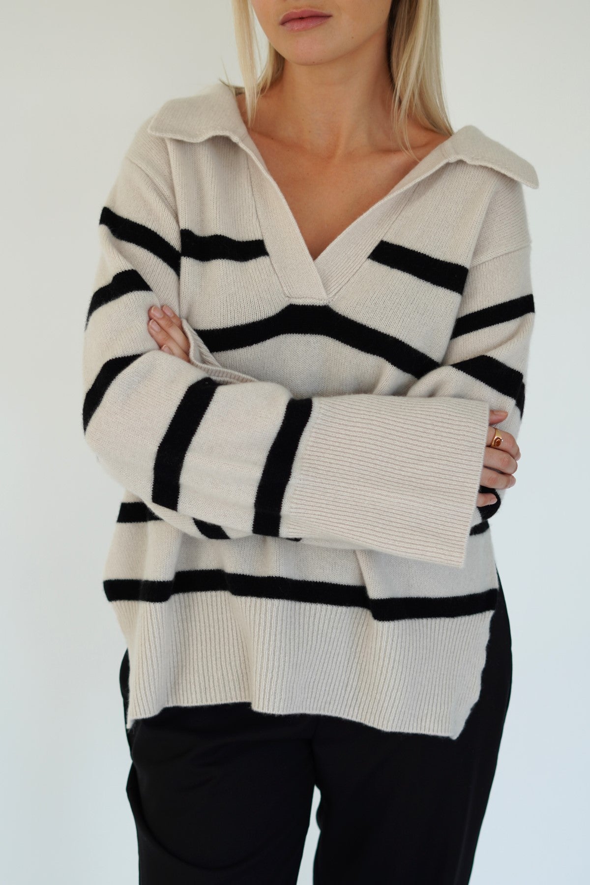 Cashmere sweater black stripes