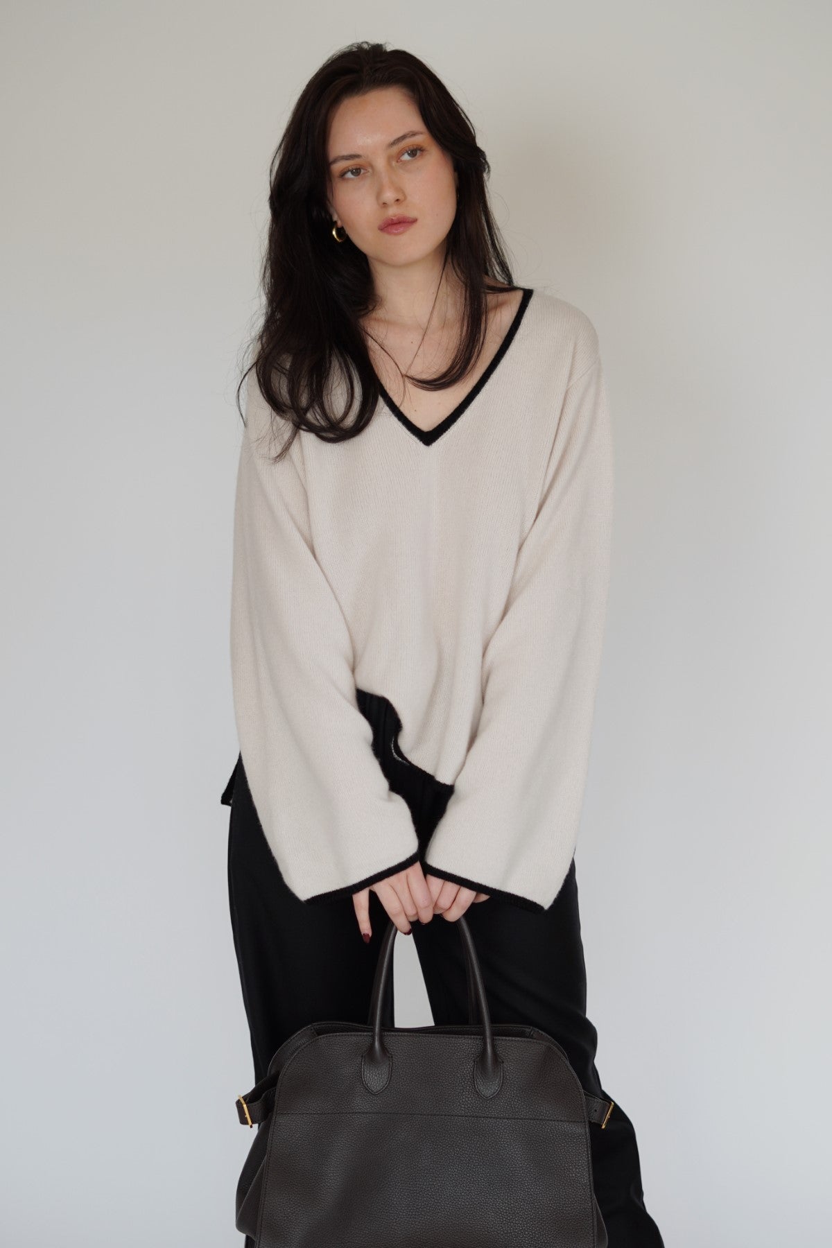 Cashmere sweater black edges